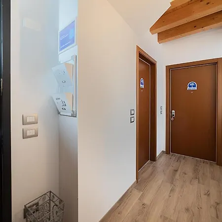 Holiday home Casa Rossa - Regarda Travel *
