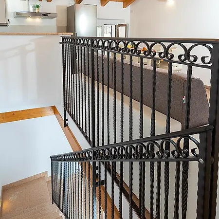 Casa Rossa - Regarda Travel