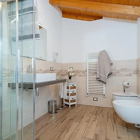 Holiday home Casa Rossa - Regarda Travel