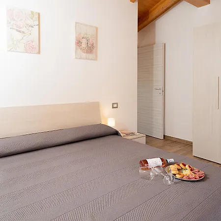 Casa Rossa - Regarda Travel * Bardolino